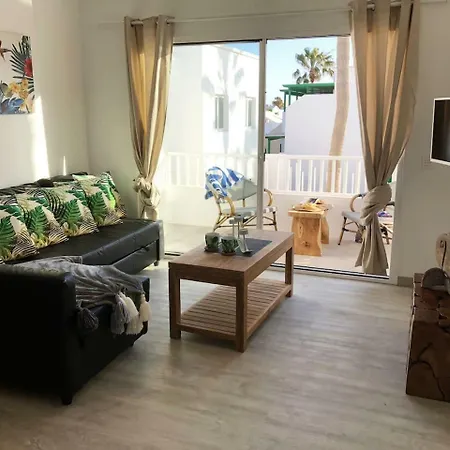Sea Breeze With Shared Pool And Near The Beach Daire Costa Teguise