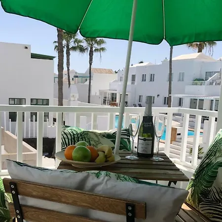 Sea Breeze With Shared Pool And Near The Beach Διαμέρισμα Costa Teguise