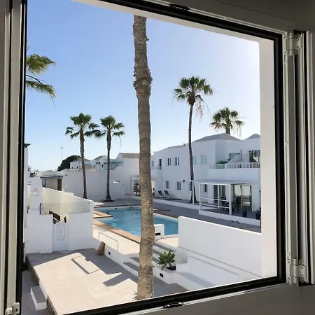 Sea Breeze With Shared Pool And Near The Beach コスタ・テギセ