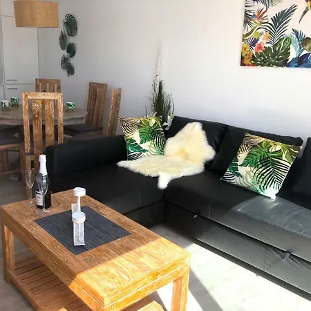 Sea Breeze With Shared Pool And Near The Beach Lejlighed Costa Teguise